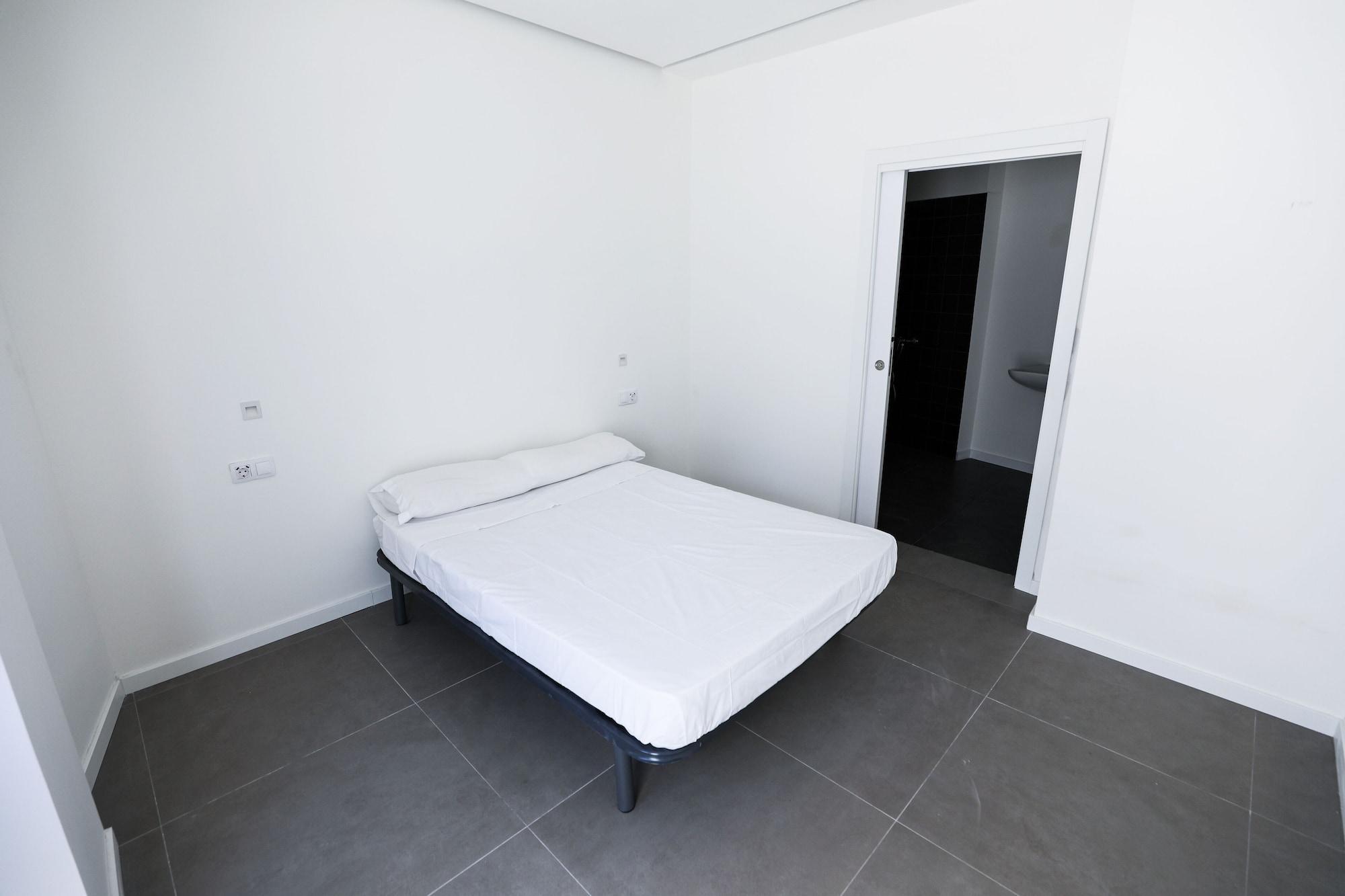 Hostel Myd La Latina Madrid Exterior photo
