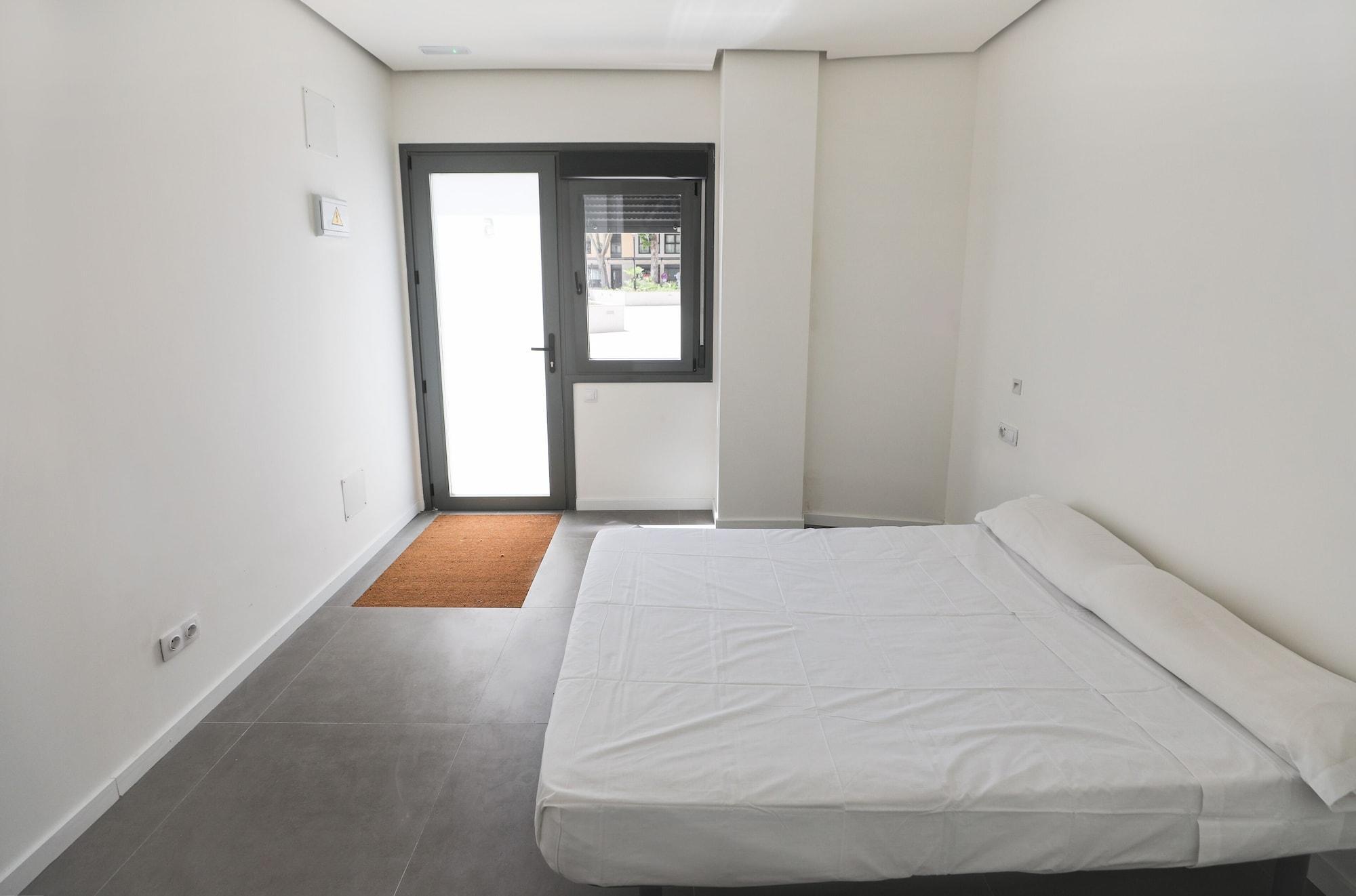 Hostel Myd La Latina Madrid Exterior photo