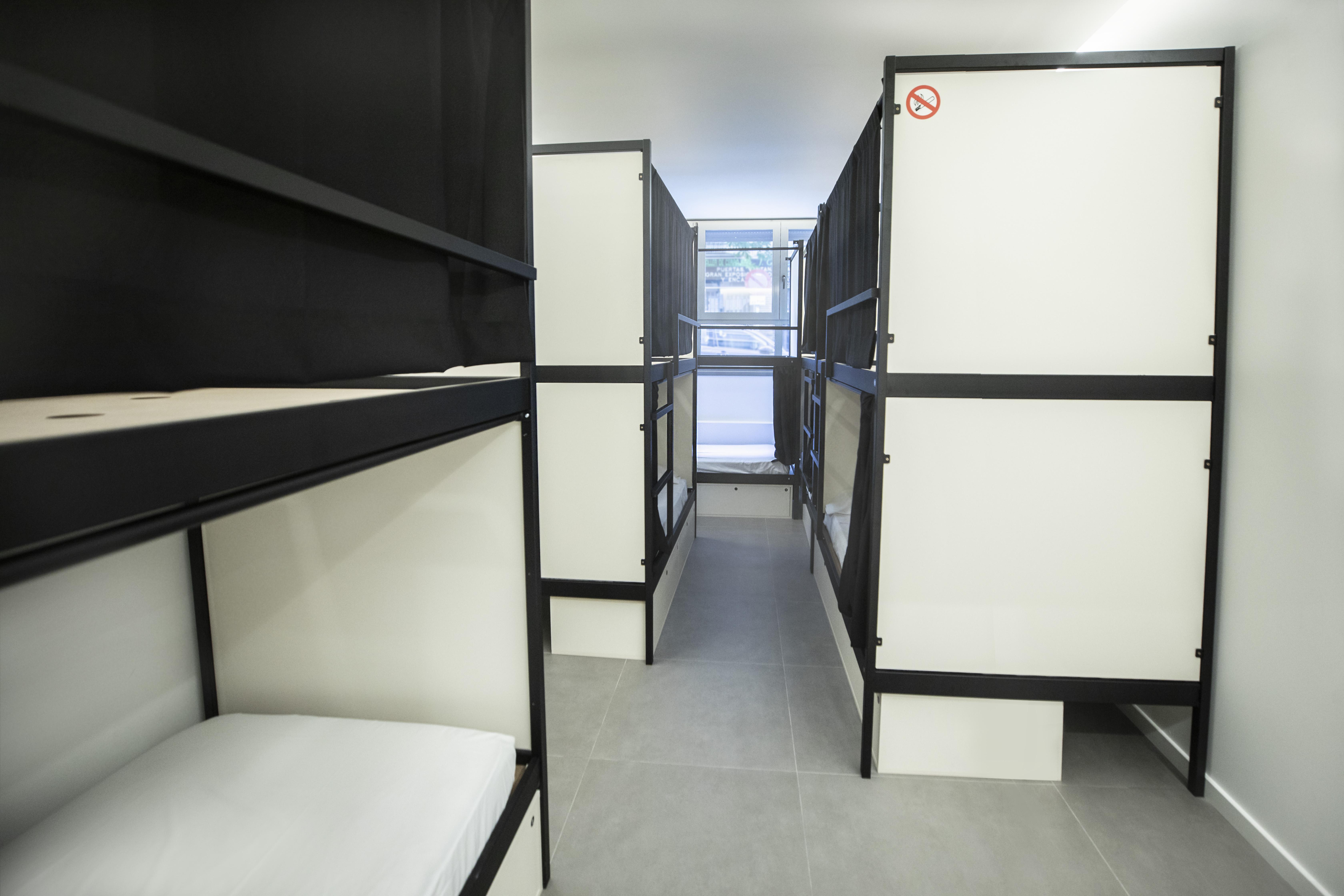 Hostel Myd La Latina Madrid Exterior photo